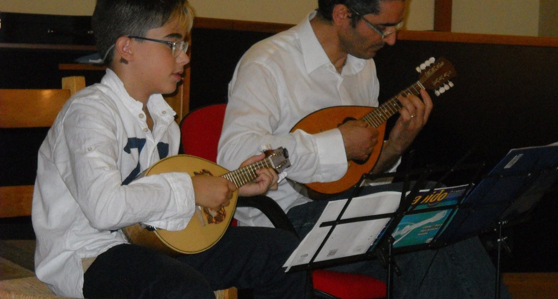 [Gallery] Corso di chitarra e mandolino M° Lisa Mattera